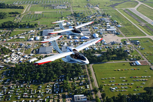 美国奥什科什航空展览会EAA AirVenture1.jpg