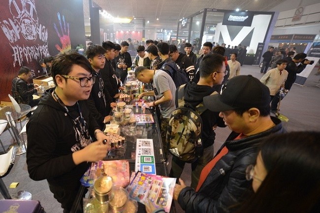 法国欧洲电子烟展览会Vapexpo France.jpg